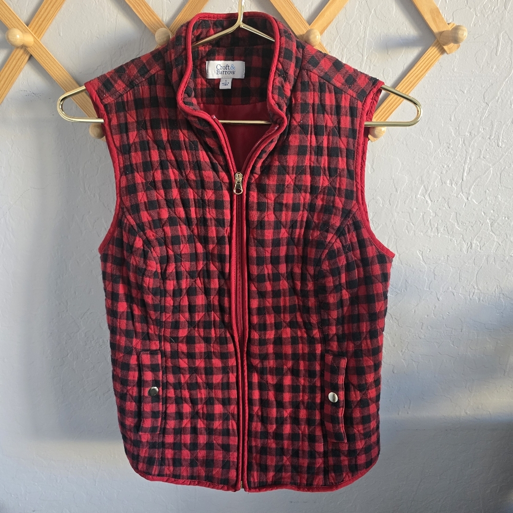 Croft & Barrow Red and Black Plaid Quilted Vest Size S